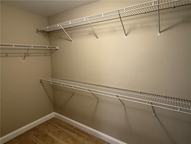 Building Photo - 7411 Redbud Loop