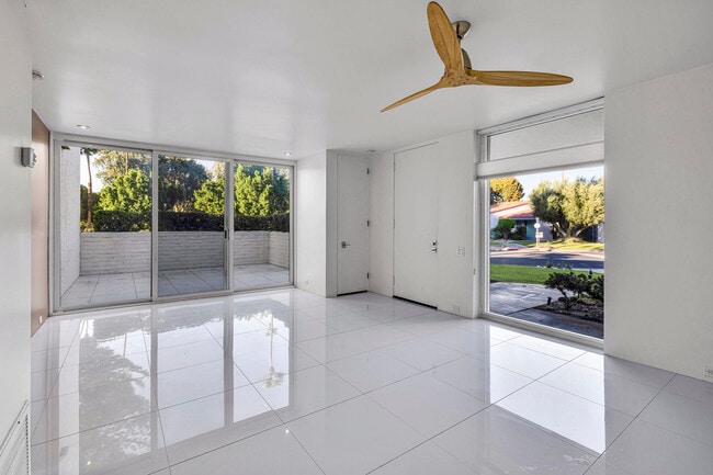 Building Photo - 2521 N Whitewater Club Dr