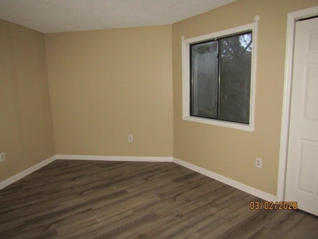 Building Photo - 4812 Pinehurst Cir