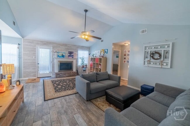 Building Photo - 373 Teal Lake Dr