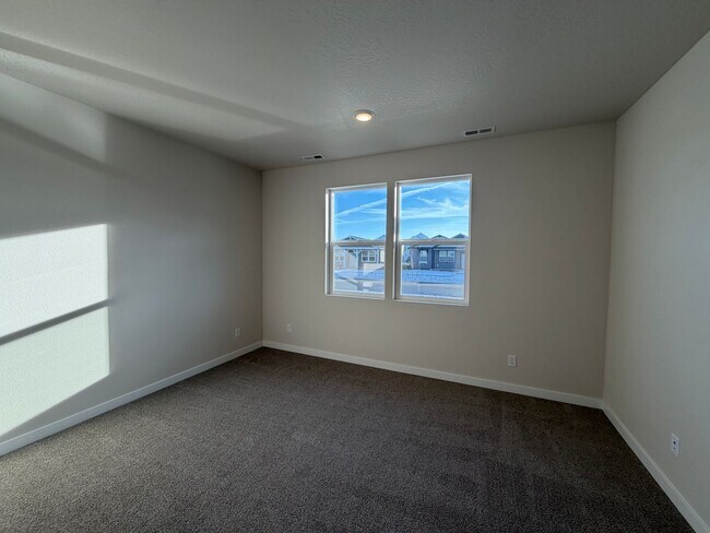 Building Photo - Brand New Foxtail Rancher