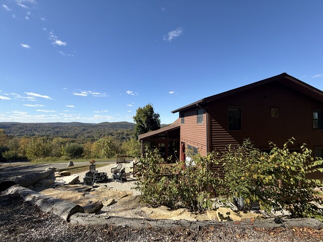 Building Photo - 570 Long Mountain Rd