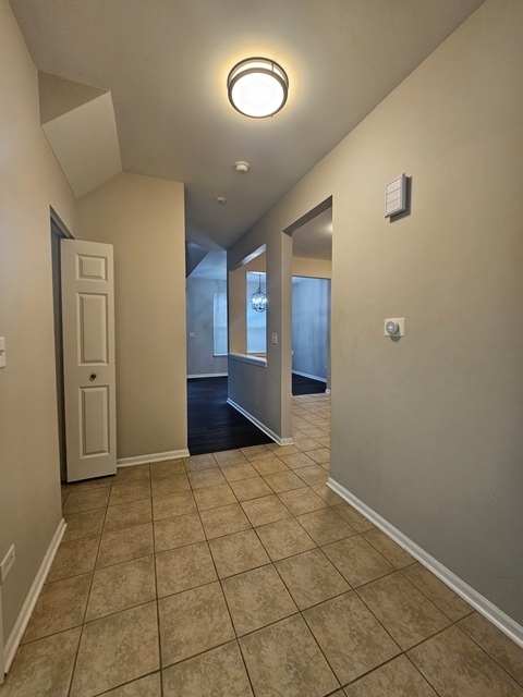 Building Photo - 2805 Vernal Ln