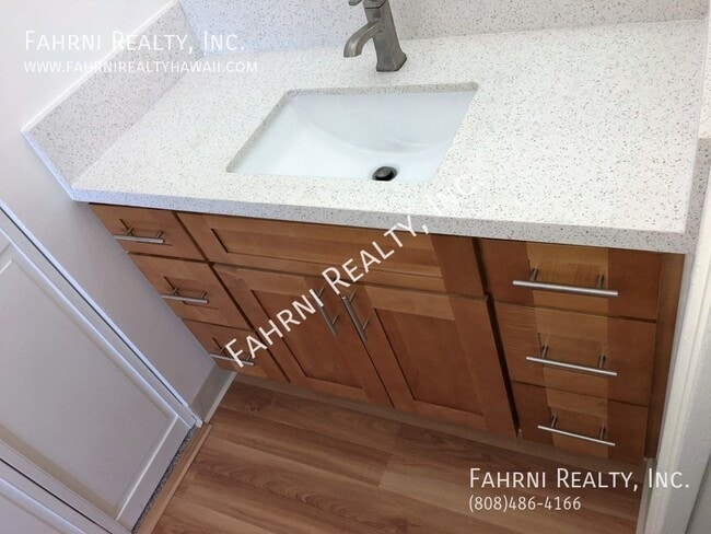 Building Photo - 98-1038 Moanalua 1404-