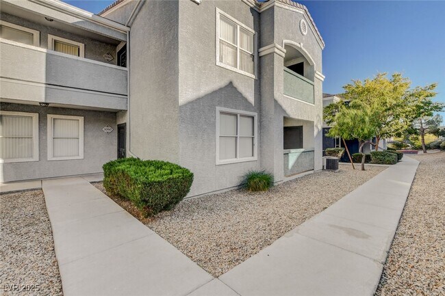 Building Photo - 6955 N Durango Dr