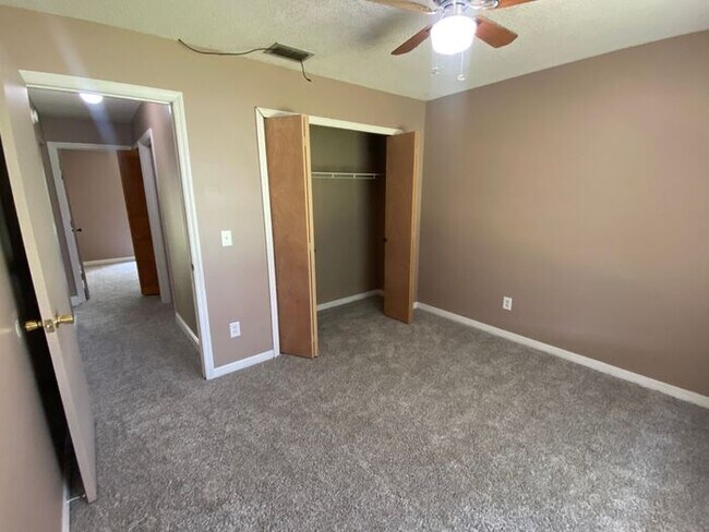 Building Photo - 3/2 East Orlando home -$500 OFF THE FIRST MONTH'S RENT