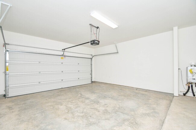 Building Photo - 25230 Benroe St