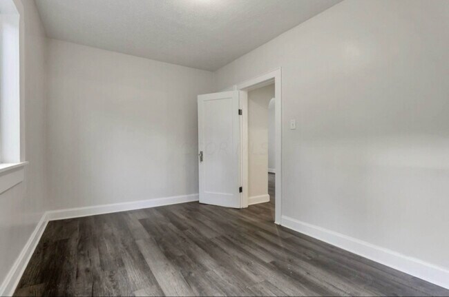 Building Photo - 1364 S Champion Ave