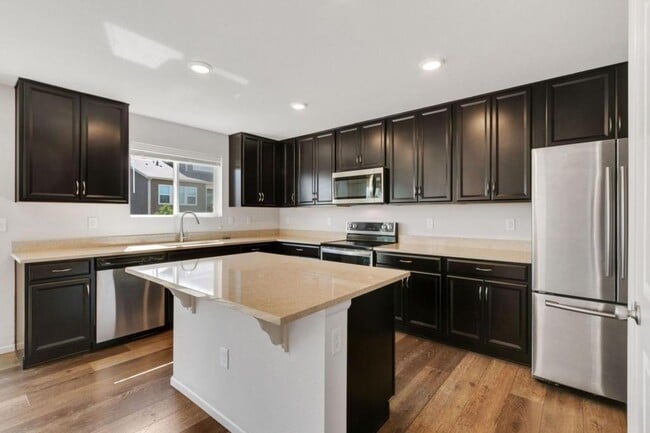 Building Photo - 2861 Cub Lake Dr