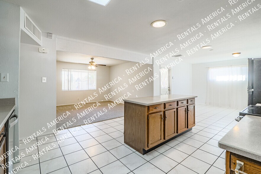Building Photo - 1314 N 70th St