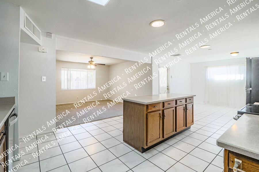 Building Photo - 1314 N 70th St