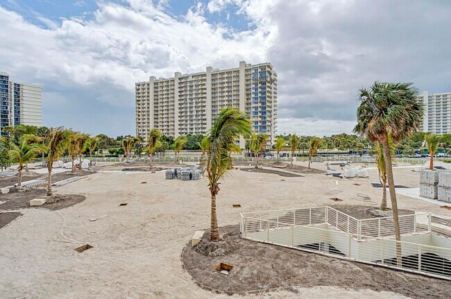 Building Photo - 4201 N Ocean Blvd