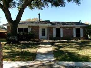 Building Photo - 3705 Greenhill Ln