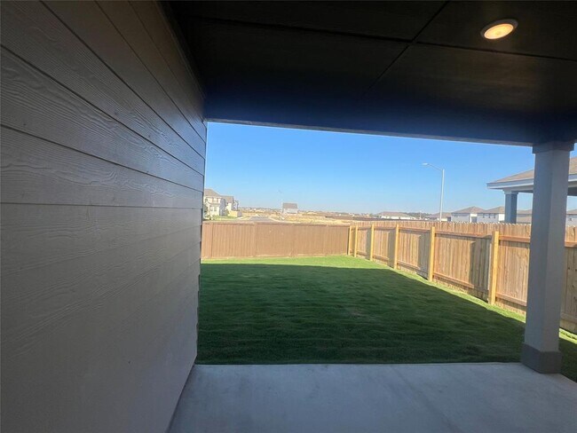 Building Photo - 107 Bridgeview Dr
