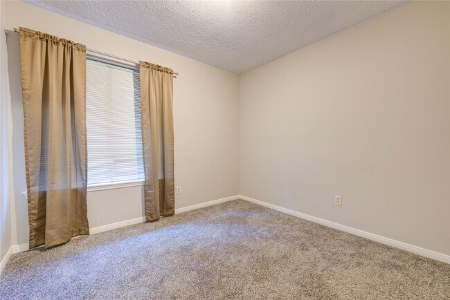 Building Photo - 3322 Larkwood Ln