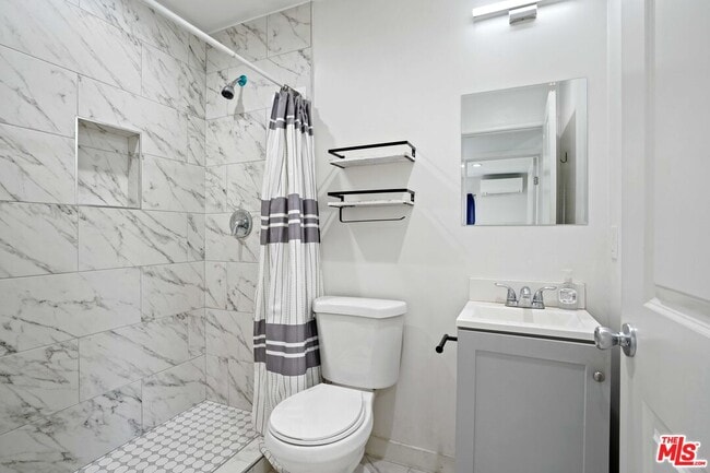 Building Photo - 6723 Sheltondale Ave