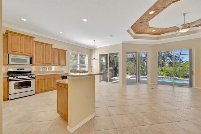 Building Photo - Lakewood Ranch Country Club Pool Home