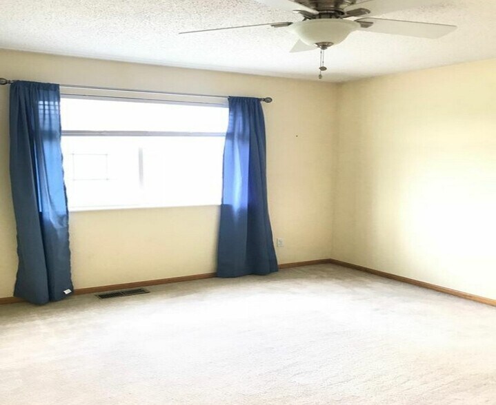 Building Photo - 7049 Lockslie Way