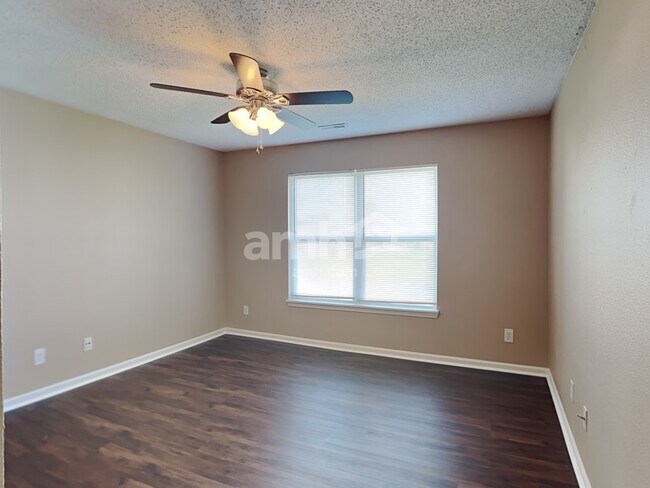 Building Photo - 1387 Egret Lane