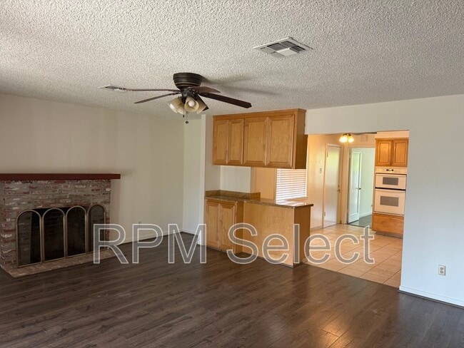 Building Photo - 1137 Janey Way