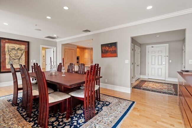 Building Photo - 197 8th St