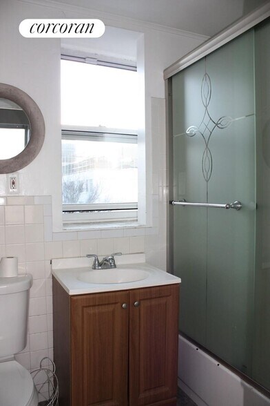 Building Photo - 30-16 38th Ave