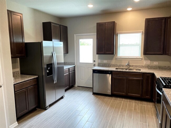 Building Photo - 25456 Northpark Lake Dr