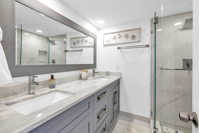 Building Photo - 2776 SW 15th St