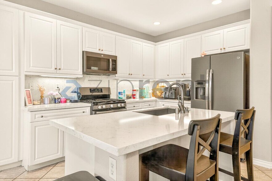 Building Photo - 19341 Opal Ln