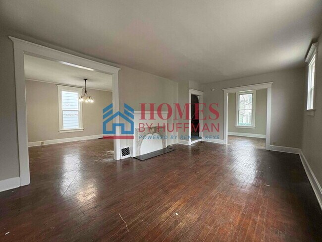Building Photo - Spacious 3 Bedroom House | Two-Story | Loc...