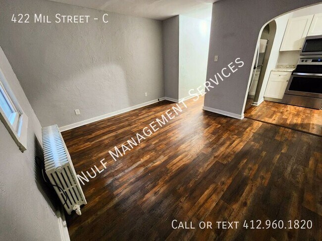 Building Photo - 422 Mill St