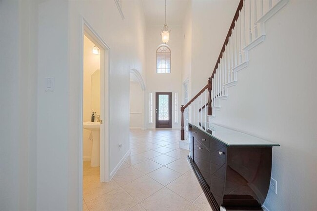 Building Photo - 5318 Kristen Cir