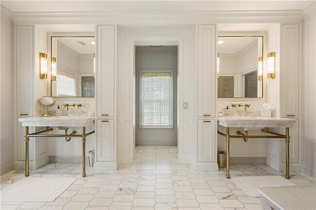 Building Photo - 3612 Castlegate Dr NW
