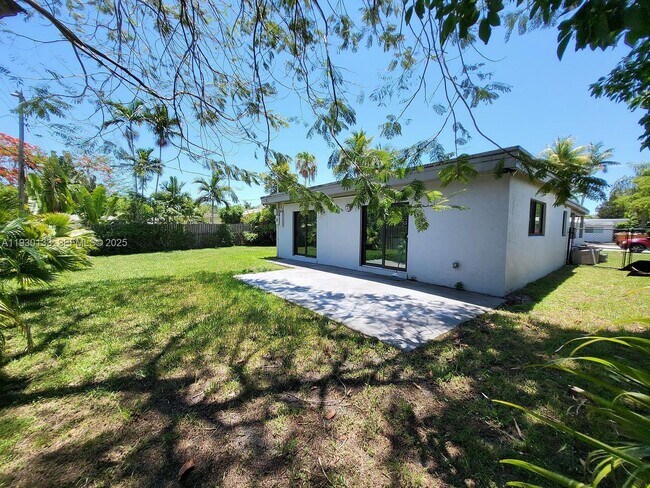 Building Photo - 8575 SW 125th St