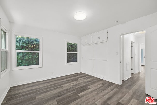 Building Photo - 8708 Sherwood Dr