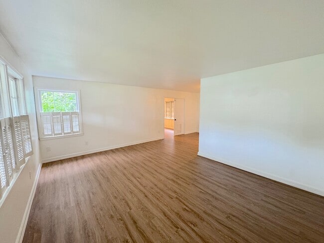 Building Photo - 1406 E 51st St