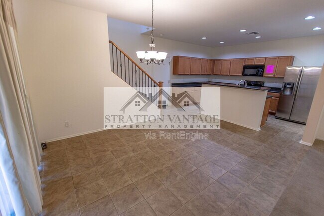 Building Photo - 928 S Hawk Ln