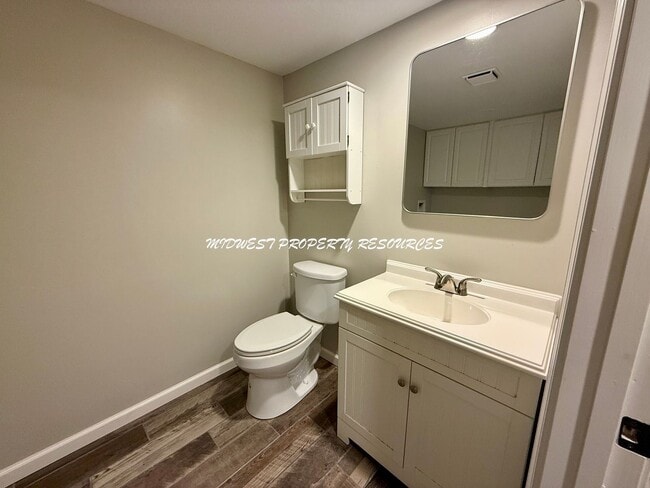 Building Photo - Newly Remodeled 3 Bed, 2.5 Bath Home with ...