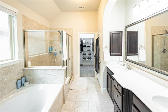Building Photo - 8620 Grassland Dr
