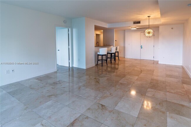 Building Photo - 3400 SW 27th Ave