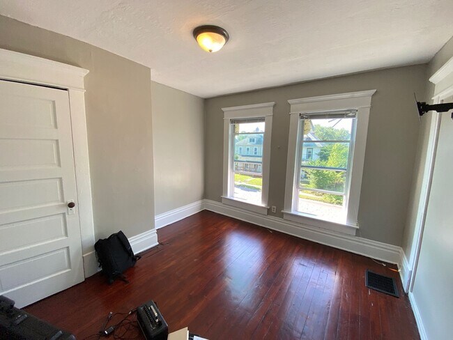 Building Photo - OSU Central Campus Single Family Home! W/ ...