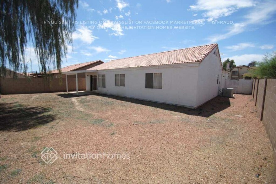 Building Photo - 2703 N 87th Ave