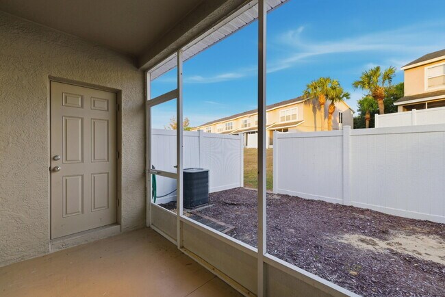Building Photo - FREE DECEMBER**Beautiful 2 Bd 2 1/2 bath Corner unit in Wynchase!!NO APPLICATION FEES