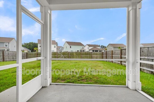 Building Photo - 227 Shortmarsh St