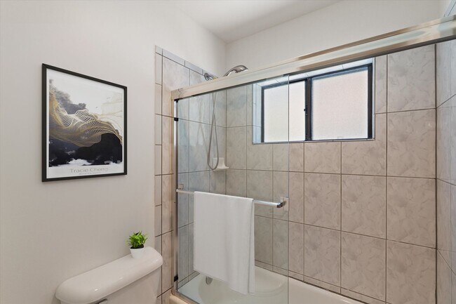 Building Photo - Renovated Single Family Home in Prime Wood...