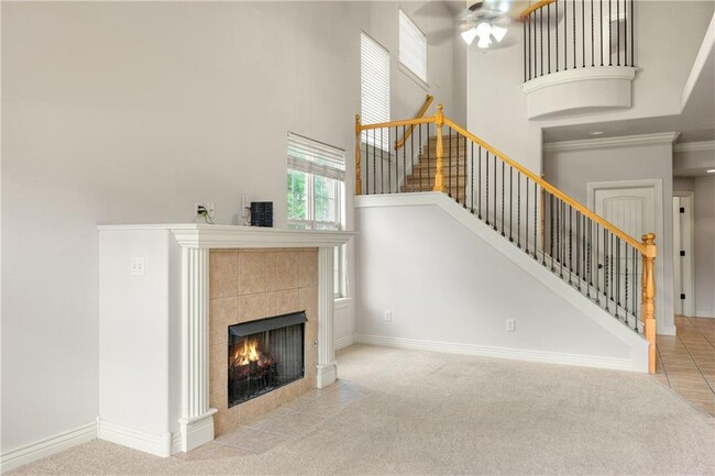 Building Photo - 602 SW Caprington St