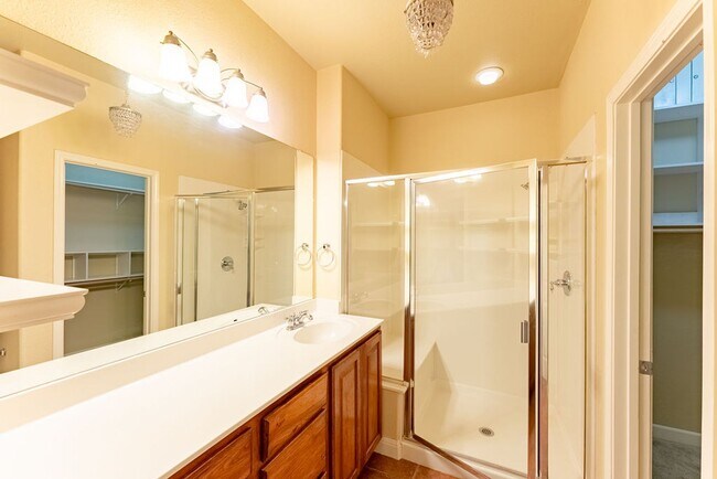 Building Photo - Gorgeous 2 Bedrooms /2.5 Bathrooms + Flex Space Home Near South Austin!!!