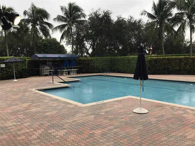 Building Photo - 1402 Veracruz Ln