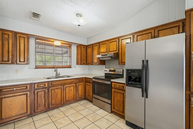 Building Photo - 334 Inspiration Way