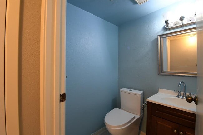 Building Photo - 7521 Beaudelaire Cir